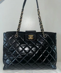 CHANEL Large Daily Walk Tote Bag Quilted Glazed Calfskin Black - Bild 1 von 14