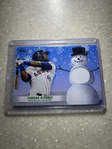 Mega caja reliquias Topps Holiday 2021 - Walmart Yordan Álvarez #WRC-YA (MEM) - Imagen 1 de 2