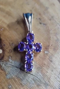 9ct Gold Amethyst Crucifix/Cross Fully Hallmarked 3cm Tall 2.38grams. - Picture 1 of 5