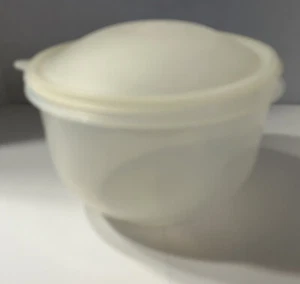 Vintage Tupperware durchsichtiger Salatbehälter #1424-1 mit Druckdeckel #1425-3 - Bild 1 von 5