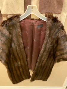 VINTAGE Brown Fur Stole Feel Very soft and PreOwned One Size Fits All - Picture 1 of 9