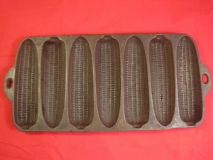Vintage Cast Iron Corn Bread Muffin Pan , 7 Corn Shaped - Picture 1 of 4