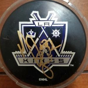 Manny Legace signed NHL Los Angeles Kings puck - Picture 1 of 1