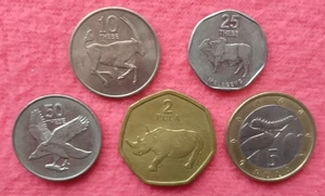 Botsuana Lot 5 verschiedene Münzen 10 Thebe-5 Pula (1976-2009) - Bild 1 von 2