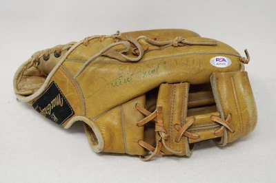 Willie Mays Model Glove Signed PSA/DNA Authenticated Giants Macgregor  ID:449505 - Image 1 of 4