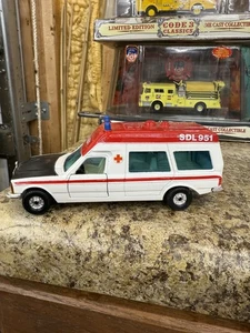 Corgi 14cm Long Vintage Diecast CG28 - Mercedes Bonna 2500 Ambulance - White - Picture 1 of 7