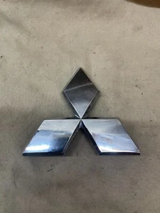 04 05 06 MITSUBISHI GALANT REAR TRUNK LID EMBLEM LOGO BADGE SIGN USED OEM A33546 - Picture 1 of 7