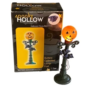 VTG 2002 Spooky Hollow Halloween Bat Lamp Post Lighted Accessory W/Box *Works - Picture 1 of 12