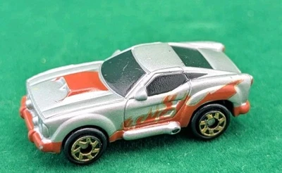 Micro Machines Hasbro 2004 Ford Serie 2 Silver Fantasy Vehículo de bonificación con llamas Foto 1 de 4