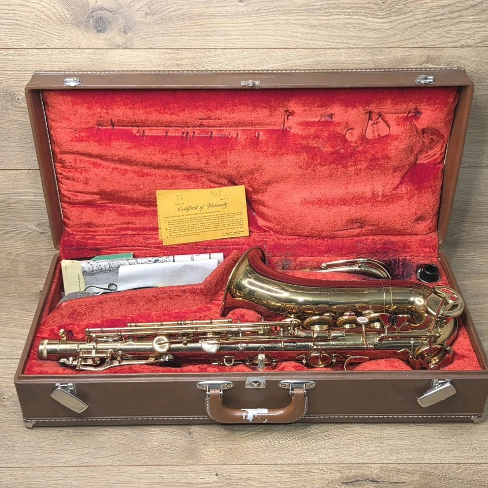 Saxofón Alto Leblanc Vintage Modelo 35 Dorado con Estuche y Accesorios Foto 1 de 4