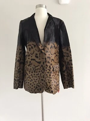 CHAQUETA LEO AUTÉNTICA $2,229 SALVATORE FERRAGAMO CUERO PELO DE BECERRO TALLA 44 ITALIA Foto 1 de 4