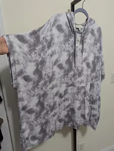 Poncho Koolaburra by UGG grigio/bianco tie-dye con cappuccio tunica manica corta taglia M/L - Foto 1 di 13