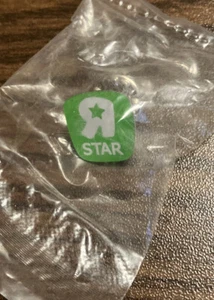 Toys R Us Green Star R Official Employee Pin TRU - Picture 1 of 1
