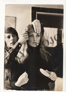 SHARON TATE, ROMAN POLANSKI probably on set Fearless Vampire Killers, Photo 1967 - Picture 1 of 2