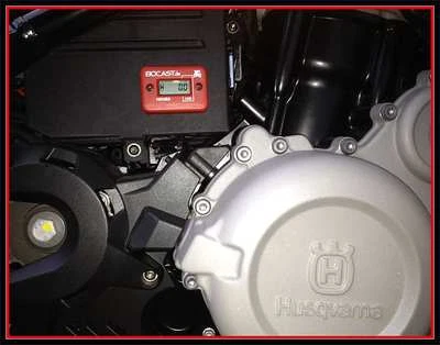 Zubehör für HUSQVARNA Nuda 900 / 900 R Betriebsstundenzähler ROT - Top Optik  - Bild 1 von 2