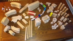 Brio, Eichhorn Holzeisenbahn + Holzbauklötze, Preisvorschläge erwünscht - Bild 1 von 10