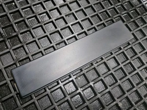 AUDI TT MK1 8N REAR NUMBER PLATE SEPERATOR TRIM - Picture 1 of 4