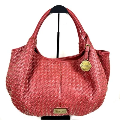 Cartera de mano Hayden Harnett roja cartera cuero vegano suave patrón tejido de canasta Foto 1 de 4