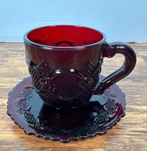 Vintage Avon The 1876 Cape Cod Tasse und Untertasse Rubinrot - Bild 1 von 16