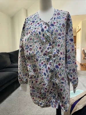Medline Angelstar V Neck 2 Pocket Long Sleeve Floral  Snap Close Scrub Large - Image 1 of 4