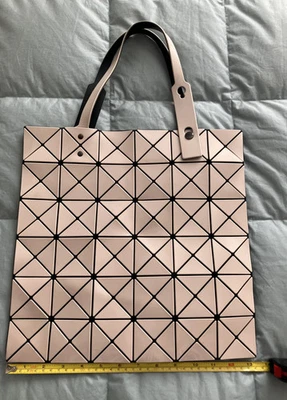 Bolso de Mano BAO BAO ISSEY MIYAKE, Lucent Geométrico, Beige Foto 1 de 4