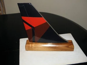 DELTA AIRLINE MODEL AIRPLANE WOOD TAIL NEW COLORS NORTHWEST NWA PILOT DESK GIFT - Picture 1 of 6