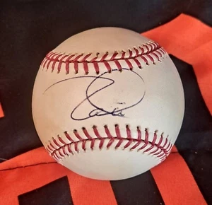 Tim Lincecum Autographed Baseball OMLB - Picture 1 of 3