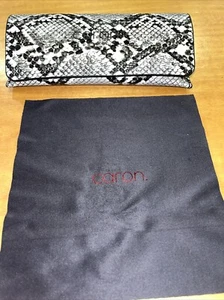 Caron Eyewear Sunglasses Case - Picture 1 of 4
