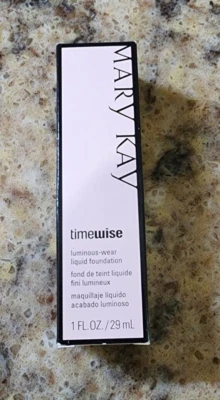 Mary Kay Timewise Matte Wear Liquid Foundation 1 Oz Ivory 4 Normal to Dry 038699 - Image 1 of 3