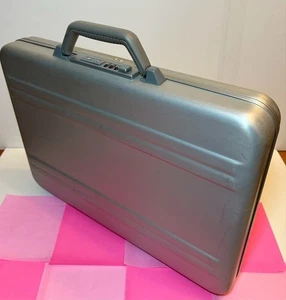 Zero Halliburton Aluminum Attache Case Briefcase 46x34x8 cm - Picture 1 of 20