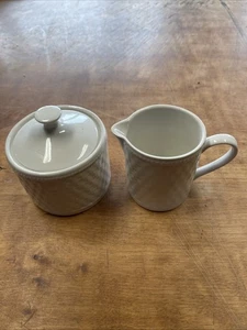 Oneida WICKER WHITE Creamer and Sugar Bowl Set  1 ea    2 available - Picture 1 of 4