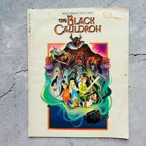 Libro de bolsillo escolástico Walt Disney Pictures The Black Cauldron 1985 - Imagen 1 de 11