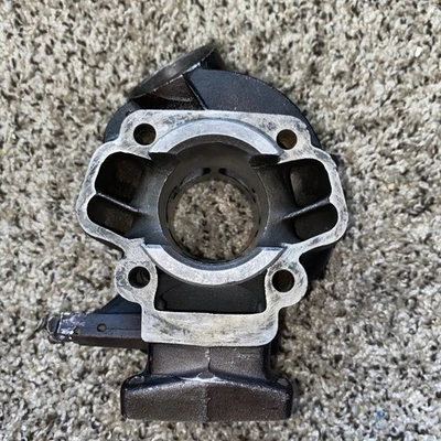 Jarra cilíndrica Kawasaki KX80 1983, # 11005-1244, 47 mm de diámetro. Foto 1 de 4