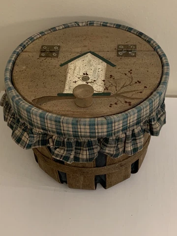 Vintage Basket Storage Sewing Hinged Lid Wood Fabric Lined Painted Country Decor Cover