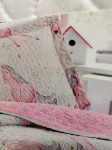 Unicorn Twin Size Quilted Bedding And Sham Set - Picture 1 of 10
