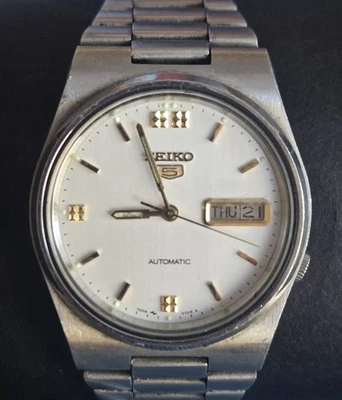 Seiko 5 Automatic 7009-3110 Vintage Mens Watch  - Image 1 of 4