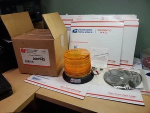 Federal Signal 251121-02 UltraStar US5 Strobe Beacon 1" Pipe Mount with Short,F3 - Picture 1 of 20