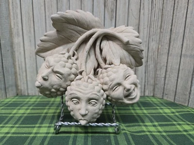 Carruth Studio Vintage Sour Razz Berries Arte Escultura Decoración de Pared De Colección Foto 1 de 4