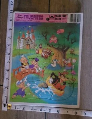 Винтажная головоломка с золотой рамкой поднос Walt Disney's Favorites 1984 игрушка белоснежная 3 свиньи - Изображение 1 из 2