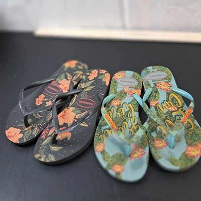 Paquete de 2 sandalias chanclas Havaianas para mujer 7-8 patrón tropical sin cordones Foto 1 de 4