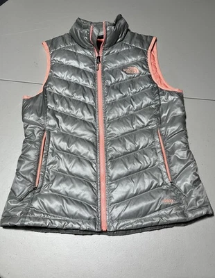 The North Face 550 Down Vest Women’s Medium Puffy Puffer Quilted Silver Gray - Image 1 of 4