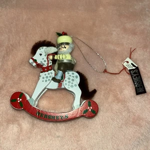 Hershey's Schokolade Kurt Adler Weihnachtselfe auf Spielzeug Schaukelpferd Ornament 1989 - Bild 1 von 5