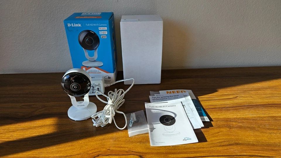 D-Link DCS-8300LH Wireless Network Cloud Day Night Webcam Home Security Camera - Image 1 of 4