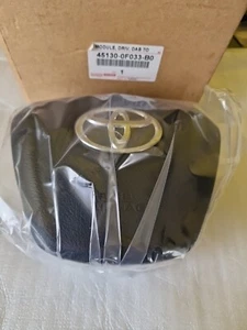 TOYOTA VERSO AIRBAG DRIVERS SIDE STEERING WHEEL NEW GENUINE - Picture 1 of 4