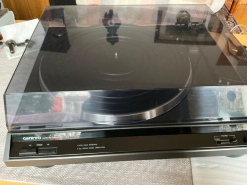 Onkyo CP 1116A Plattenspieler Turntable in Schwarz und ne Hand voll Schallplatte