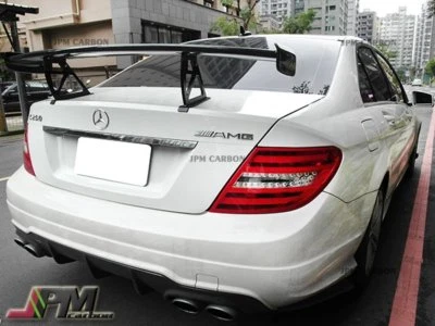 08-14 W204 M-BENZ C250 C300 C350 Sedán Serie Negra Alerón de Carbono Estilo Foto 1 de 3