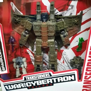 TRANSFORMERS Generations NETFLIX War For Cybertron Trilogy Sparkless Seeker MISB - Picture 1 of 4