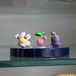 Rittai Pokemon Zukan Mini Figure DP14 Cherubi Cherrim - Picture 1 of 1