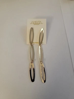 Nuevos pendientes Amrita Singh tono oro Foto 1 de 3