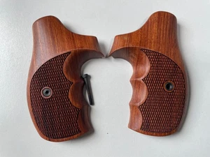 New! Hardwood Target Grips For S&W N frame Round Butt Closed Back Strap checker - Picture 1 of 6